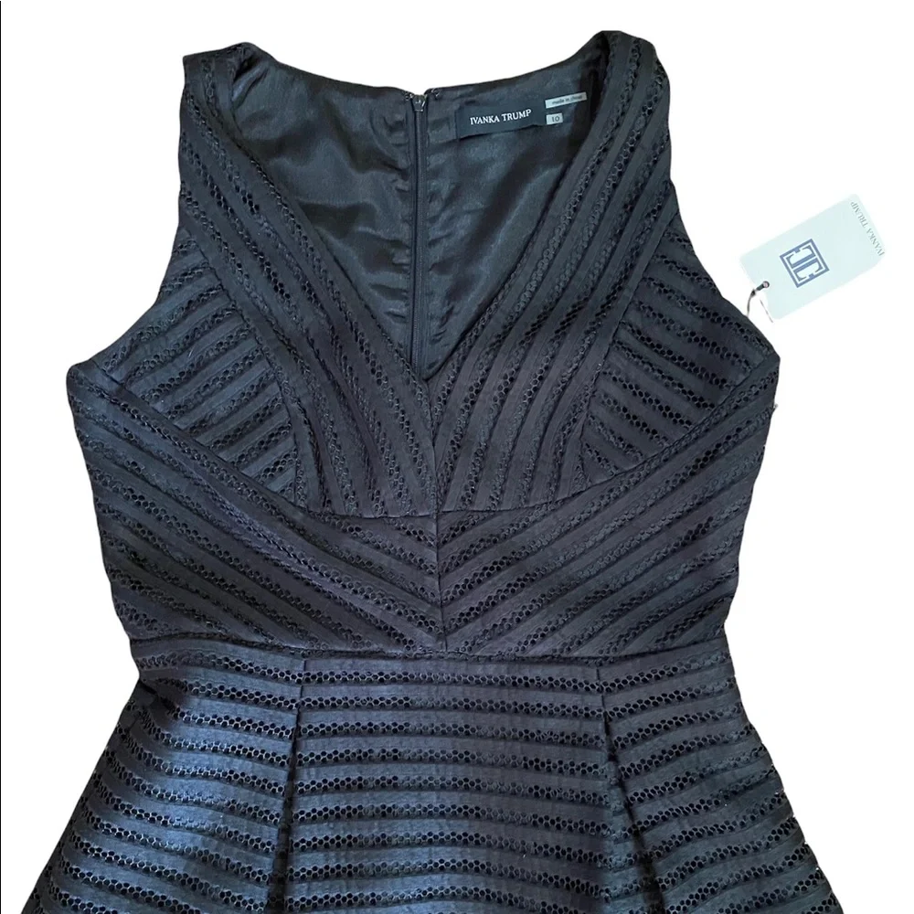 NWT Stunning Sleeveless Black Dress With Pockets - Picture 2 of 10